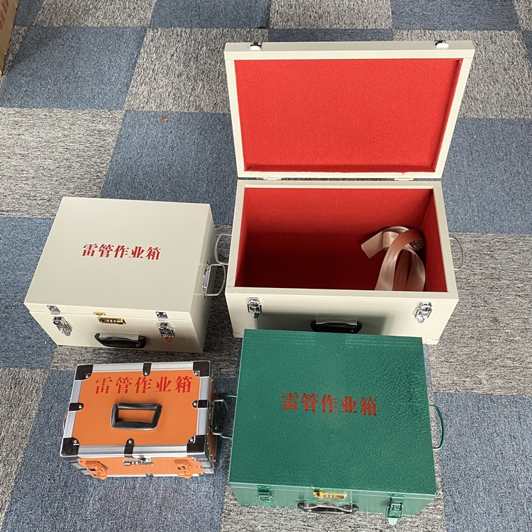 兴宾爆破工程作业箱如何选择？玻璃钢与传统材质的全面对比